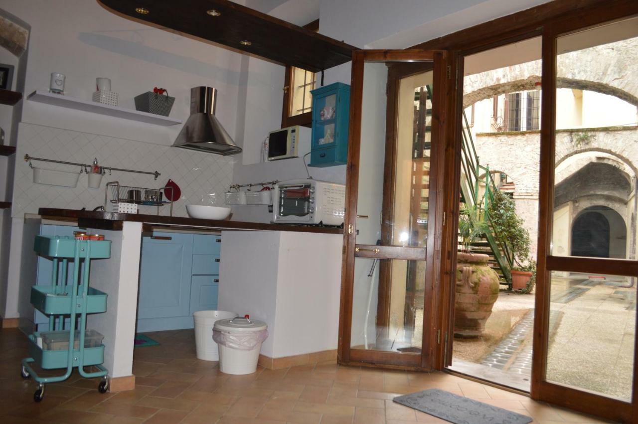 Appartamento In Centro Spoleto Exterior foto